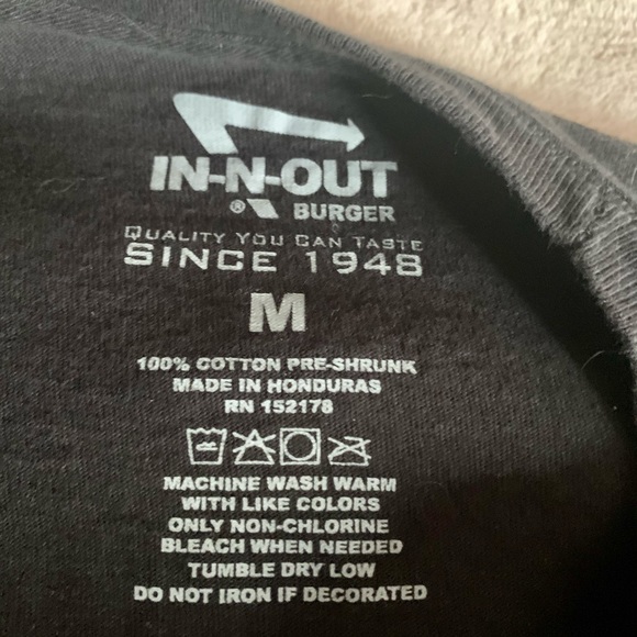 IN-N-OUT BURGER 70th Anniversary Tee T-Shirt - Picture 4 of 5
